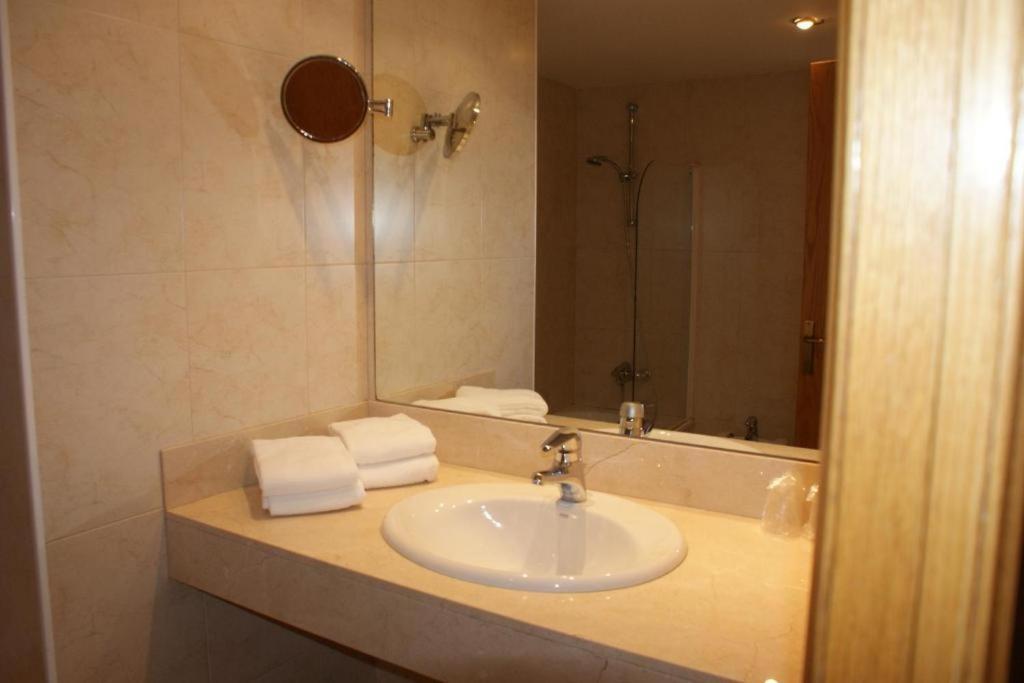 Hotel Estel Berga Eksteriør bilde