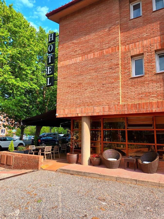 Hotel Estel Berga Eksteriør bilde